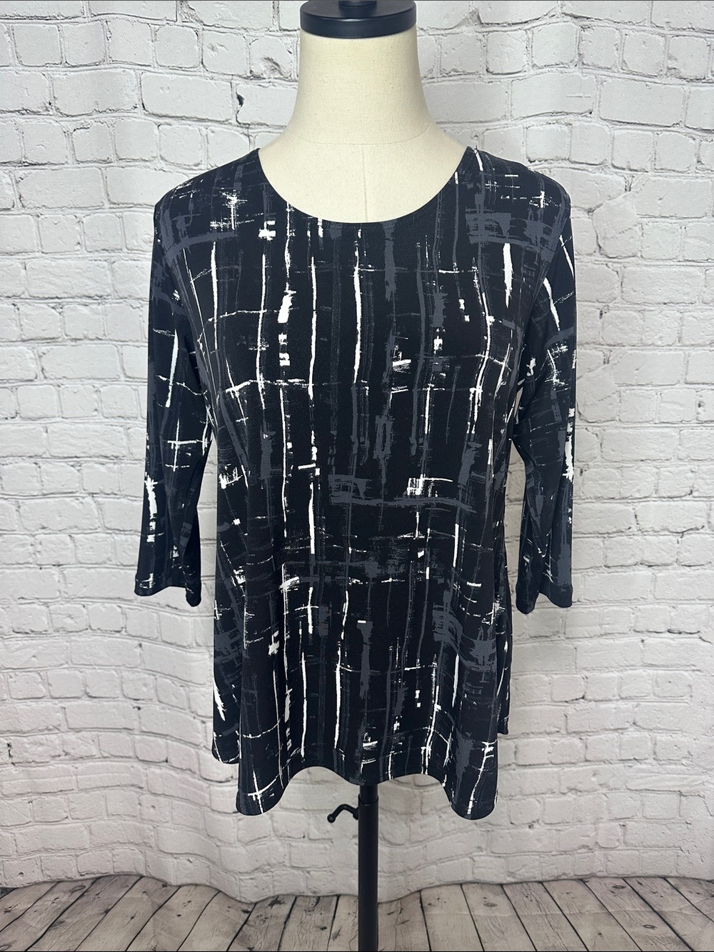 SYMPLI Black and White Patterned Pullover Too Size 8